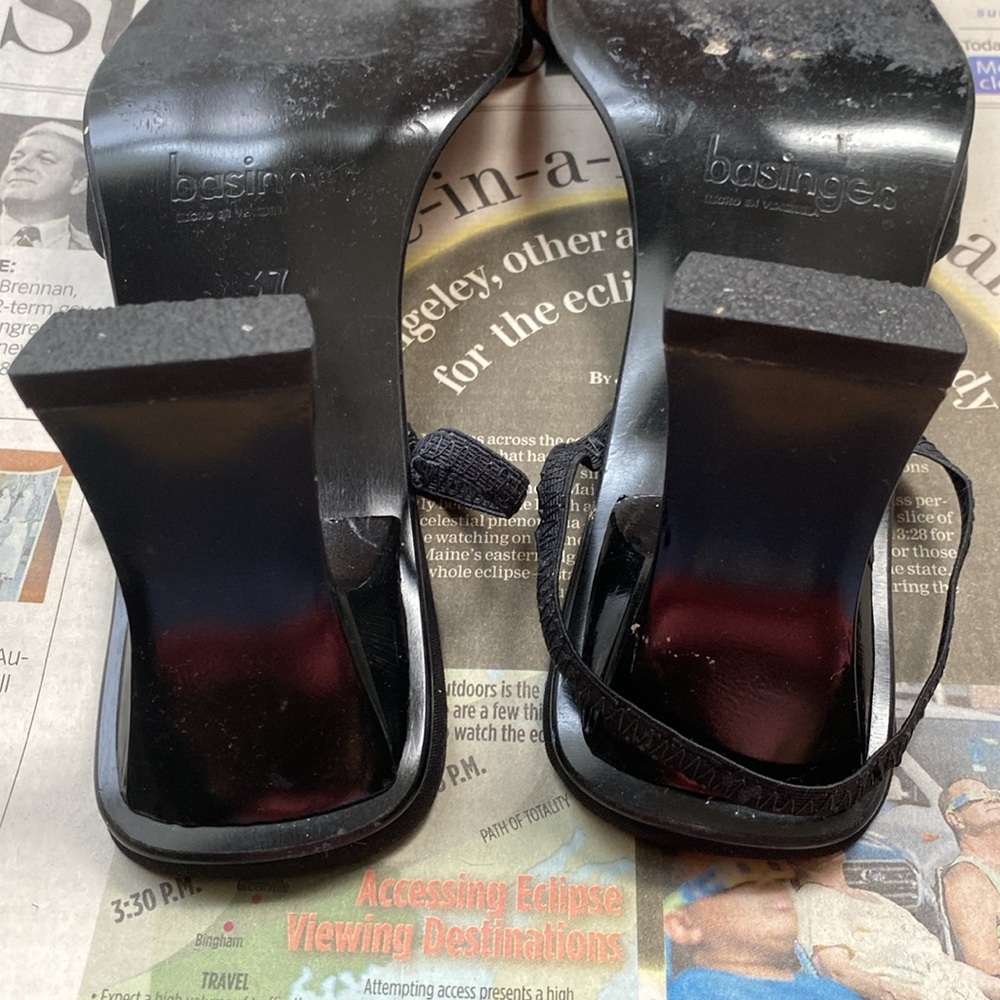 Basinger black sandals. Good condition overall.size 7 - Picture 6 of 6